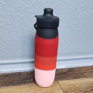 NWOT Silipint 30 oz SiliH20 Water Bottle Volcano Red Black Pinkish